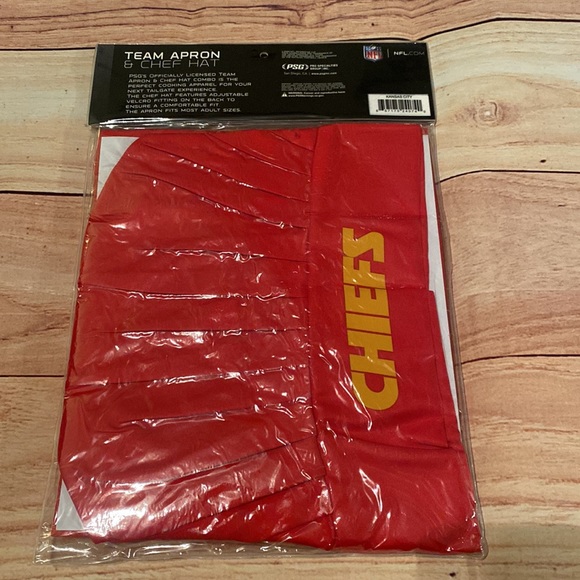 NFL Chiefs Chef Set - Picture 2 of 4